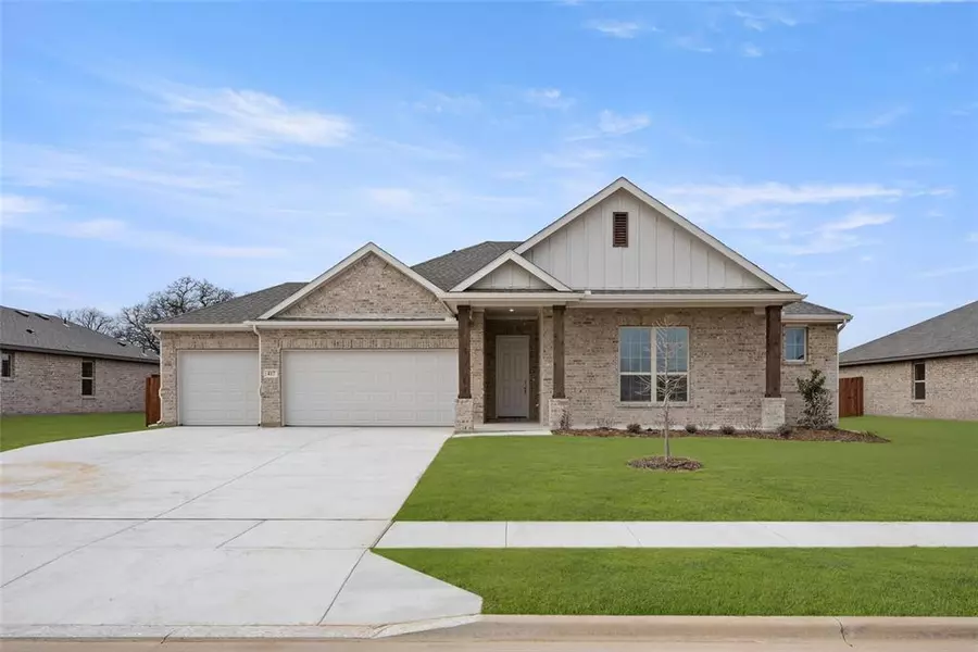 417 Falcon Way, Azle, TX 76020