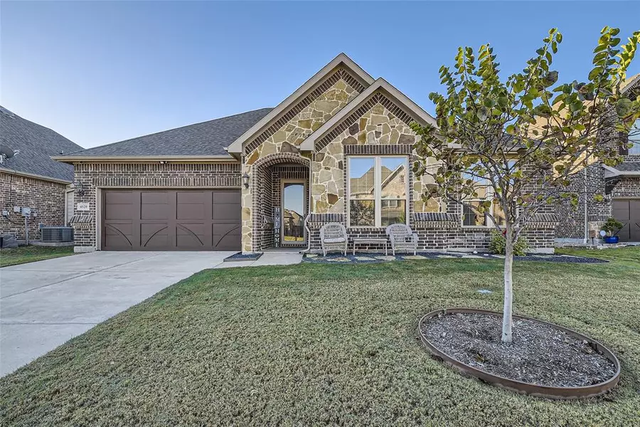 4520 Sunflower Drive, Mansfield, TX 76063