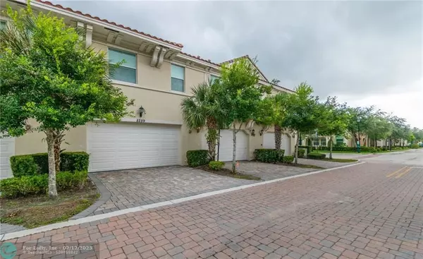 Hollywood, FL 33024,8289 Cascada Isles Dr