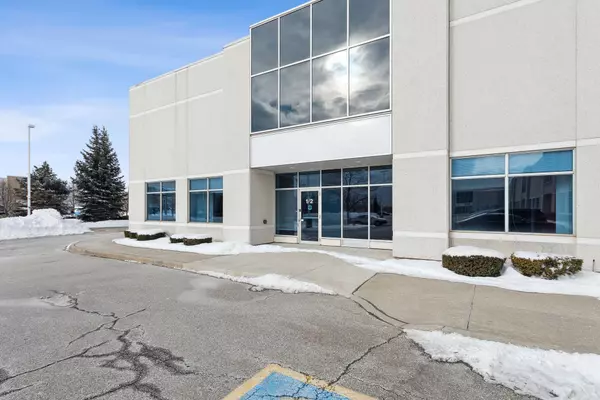 Mississauga, ON L5L 0A3,3715 Laird RD #Unit 1-2