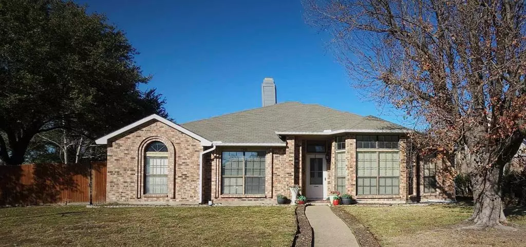 7101 Lo Chalmers Lane, Garland, TX 75043