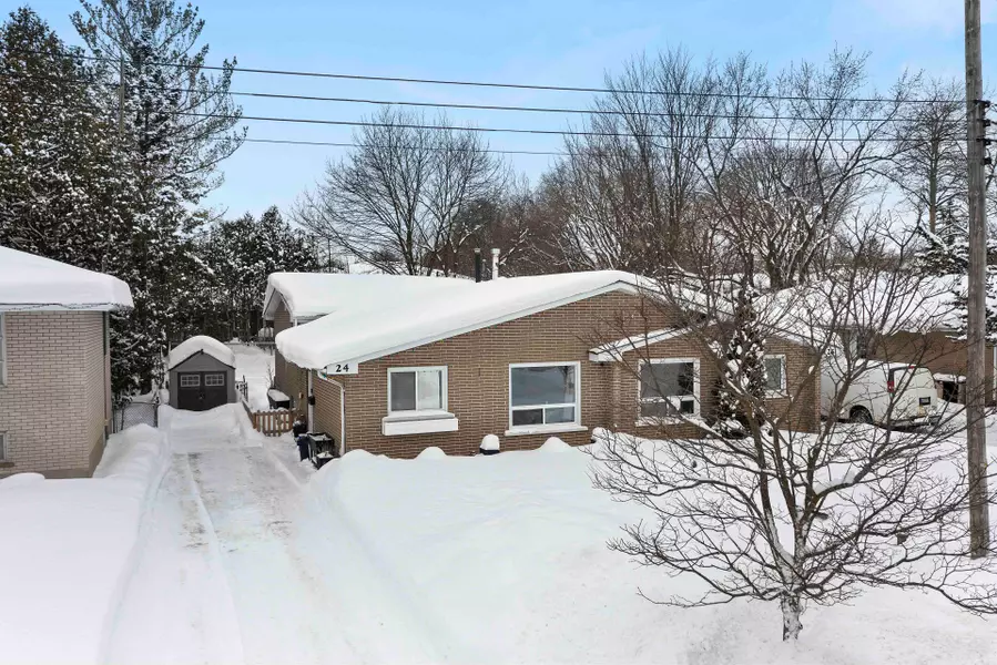 24 Heath ST, Barrie, ON L4M 3J9