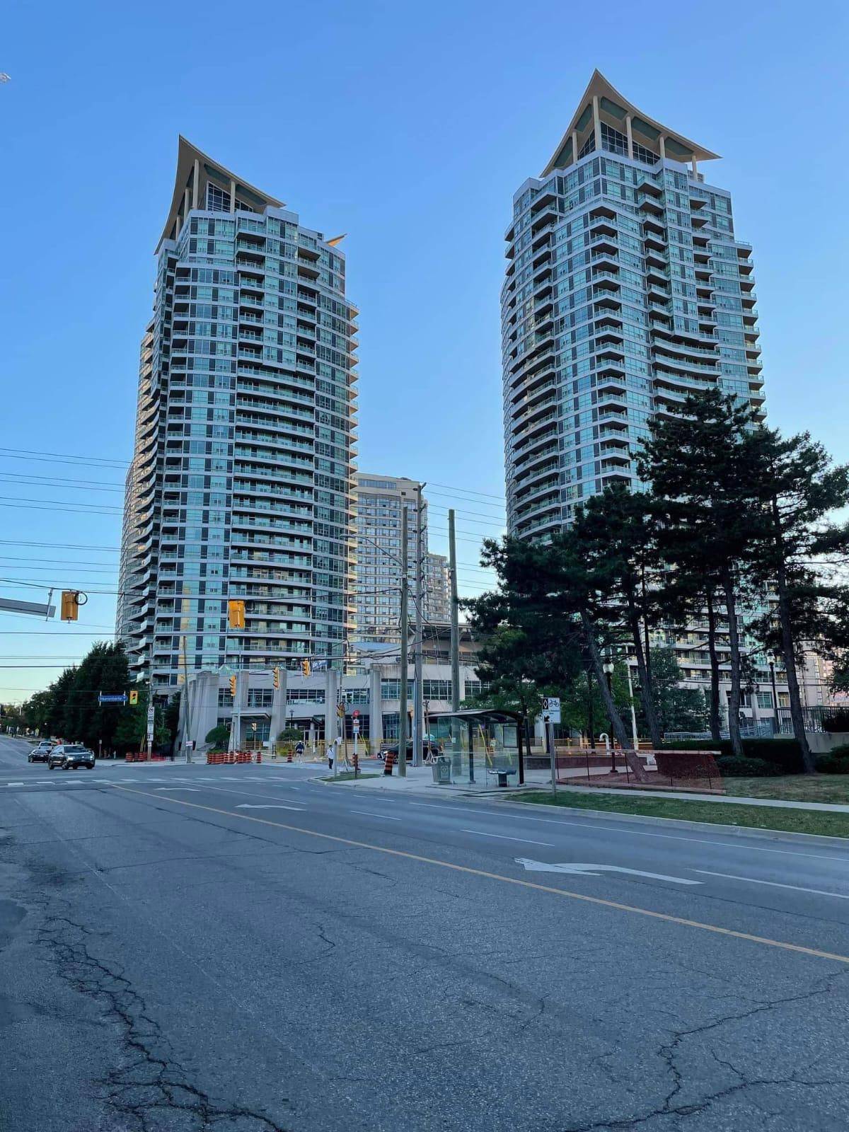 Mississauga, ON L5B 4M1,1 elm DR W #2802