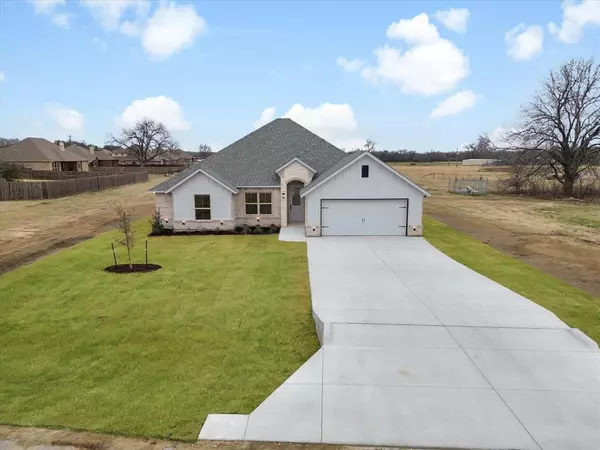 Stephenville, TX 76401,610 Walking Horse Drive