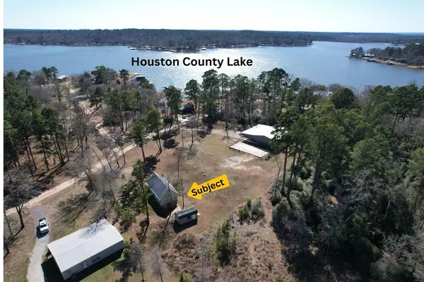 Grapeland, TX 75844,283 Lakeshore Drive