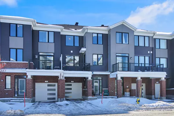 30 Caspian ROW, Kanata, ON K2V 0R7