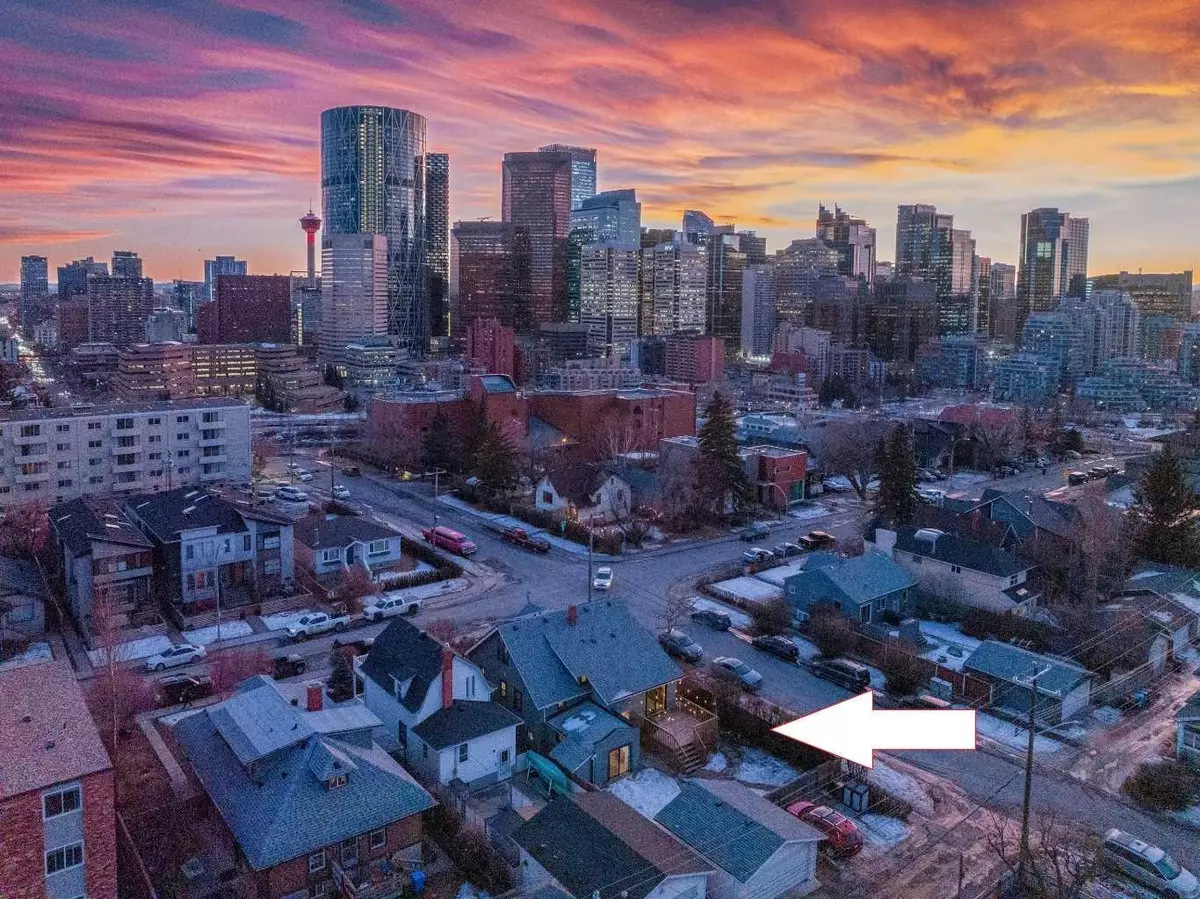 Calgary, AB T2E0E4,302 2 AVE NE