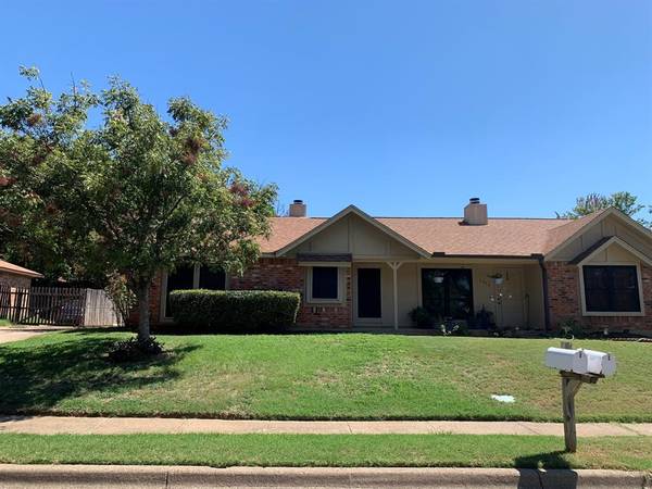 3008 Penny Lane,  Euless,  TX 76039