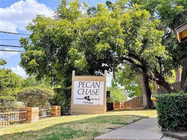 1608 Pecan Chase Circle #24, Arlington, TX 76012