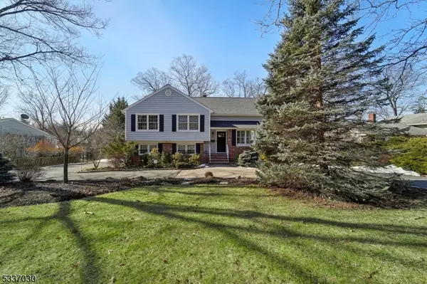 31 Rumson Rd, Livingston Twp., NJ 07039