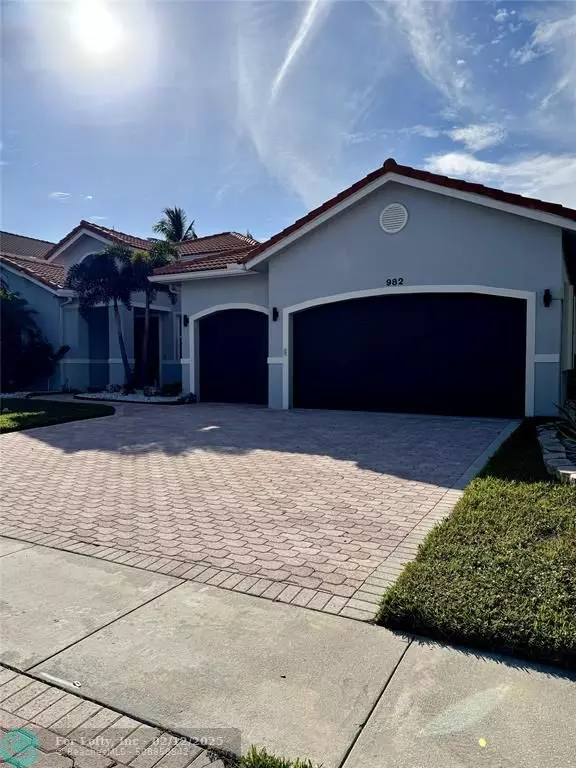 Pembroke Pines, FL 33027,982 SW 159th Dr