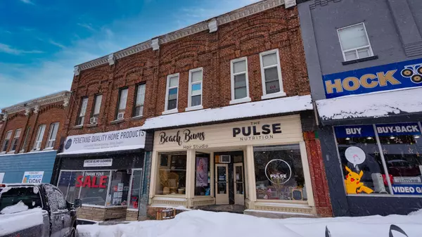 79 Main ST, Penetanguishene, ON L9M 1S8