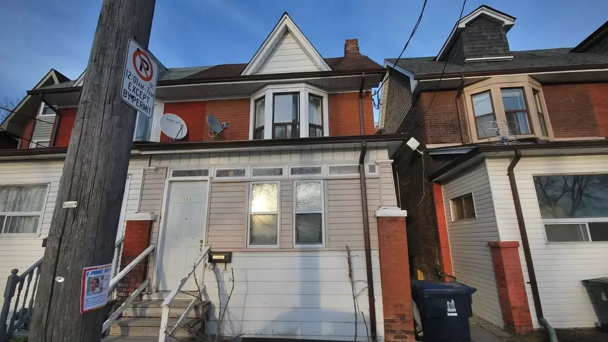 Toronto E01, ON M4L 2P8,169 Greenwood AVE #Main Fl