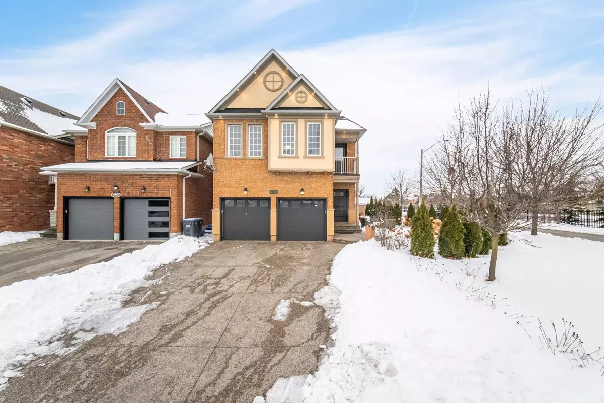 Mississauga, ON L5R 0A5,491 Orange Walk CRES