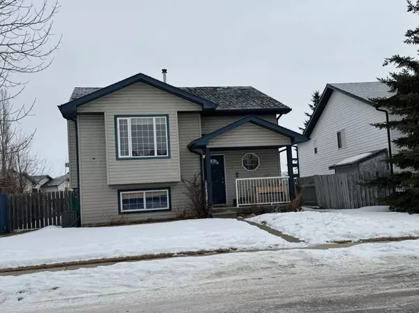 19 Hagerman RD, Sylvan Lake, AB T4S 2K2