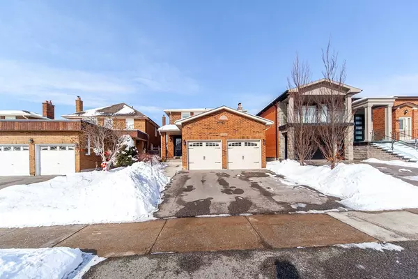 154 Oliver LN, Vaughan, ON L6A 1A9