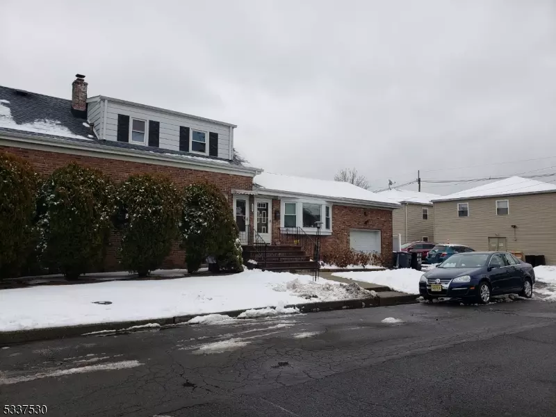 215 N 12th St #2, Kenilworth Boro, NJ 07033