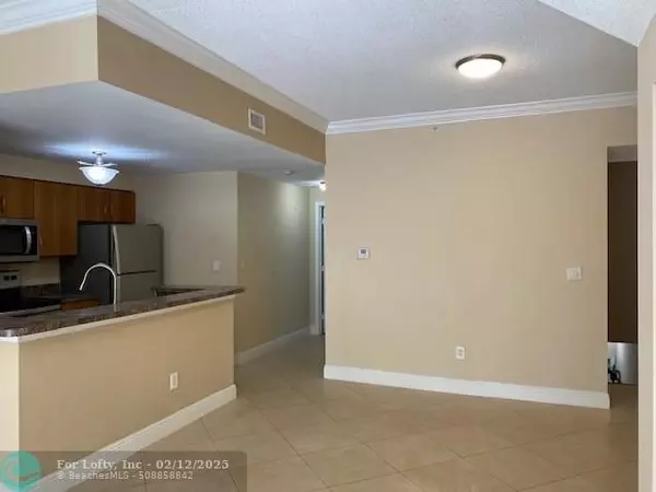 Coral Springs, FL 33067,6020 W Sample Rd  #205