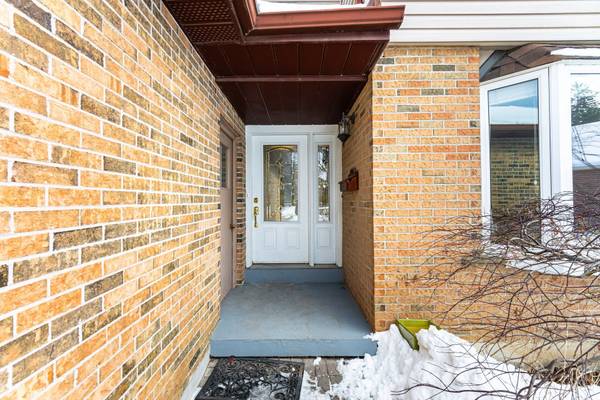 Mississauga, ON L5J 4N3,1718 Hollow Oak TER