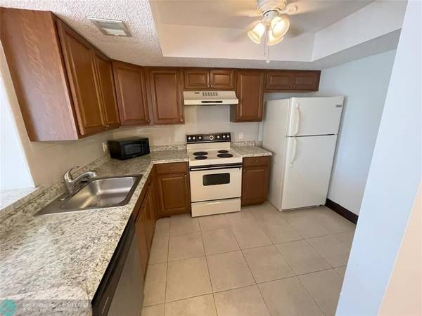 Lauderhill, FL 33319,5530 NW 44th St  #314C