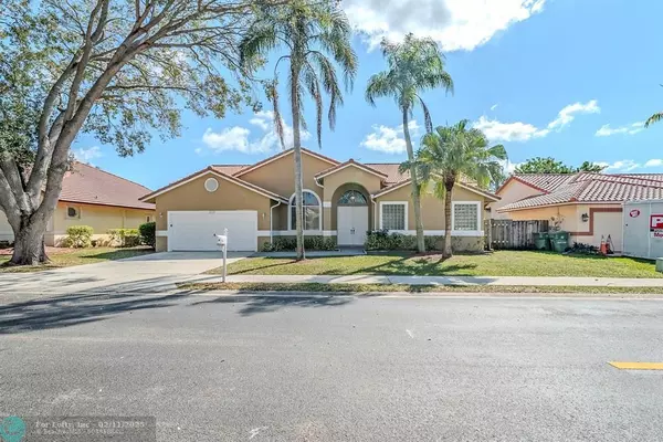 10320 SW 15th St, Pembroke Pines, FL 33025