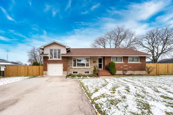 29 Elm Ridge DR, St. Catharines, ON L2T 2A7