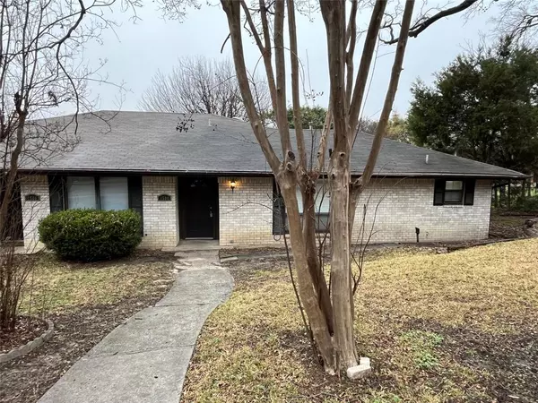 1504 Parkside Drive, Carrollton, TX 75006