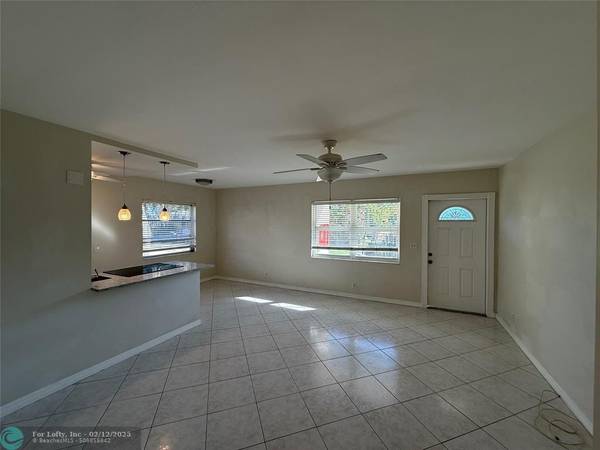 Pompano Beach, FL 33060,510 SW 15th St  #106