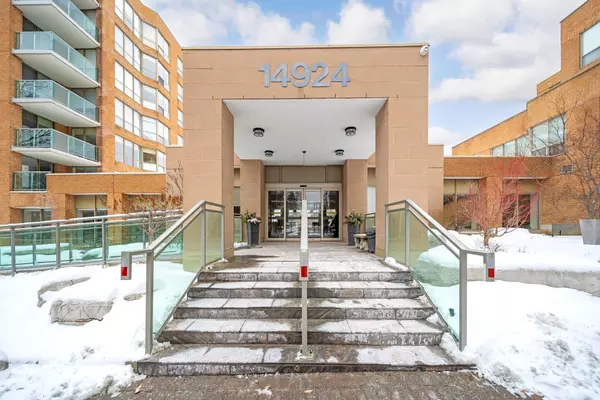 Aurora, ON L4G 6H7,14924 Yonge ST #218