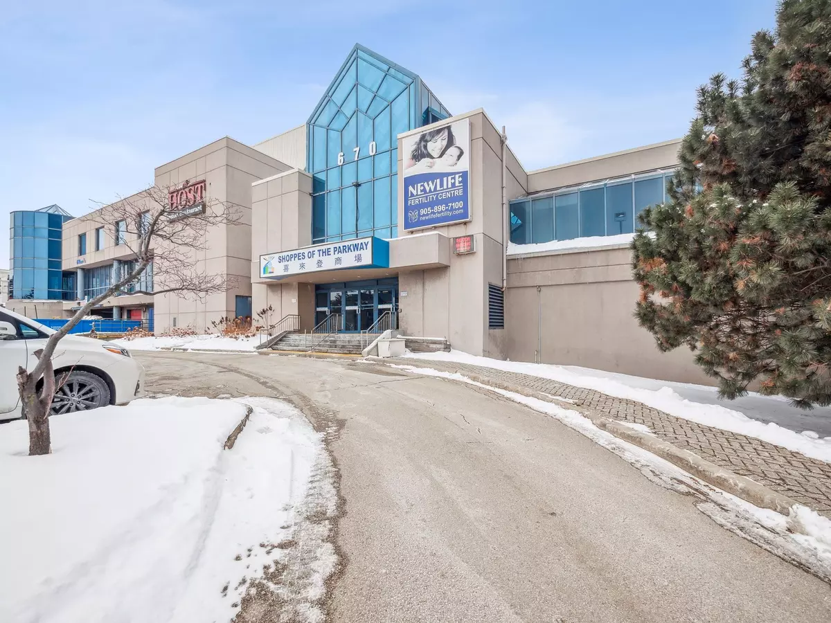 Richmond Hill, ON L4B 3P2,670 Hwy 7 N/A E #8