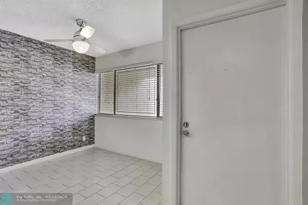 Coral Springs, FL 33071,1615 Cypress Pointe Dr  #1615