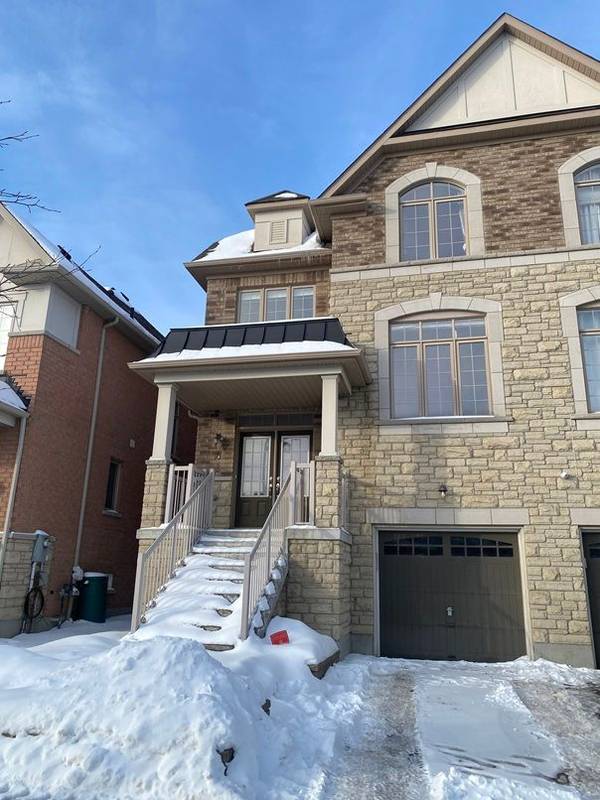 16 Living CRES, Markham, ON L6C 0T7