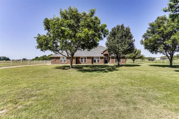 2850 Howard Road, Waxahachie, TX 75165