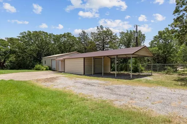 Denison, TX 75021,722 River Oaks Lane