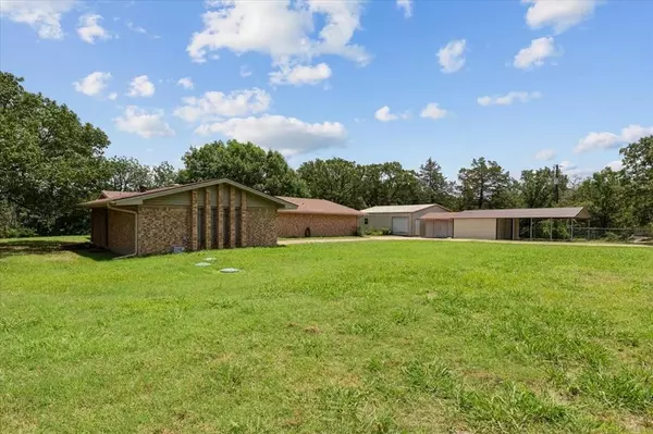 Denison, TX 75021,722 River Oaks Lane