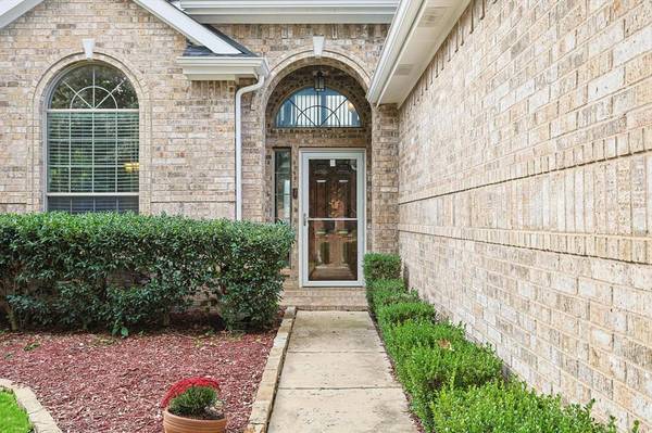 2704 Twinflower Drive, Fort Worth, TX 76244