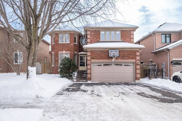 36 Red Maple LN, Oakville, ON L6H 6C4