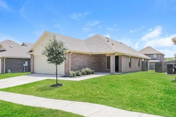 1608 Dove Circle, Ennis, TX 75119