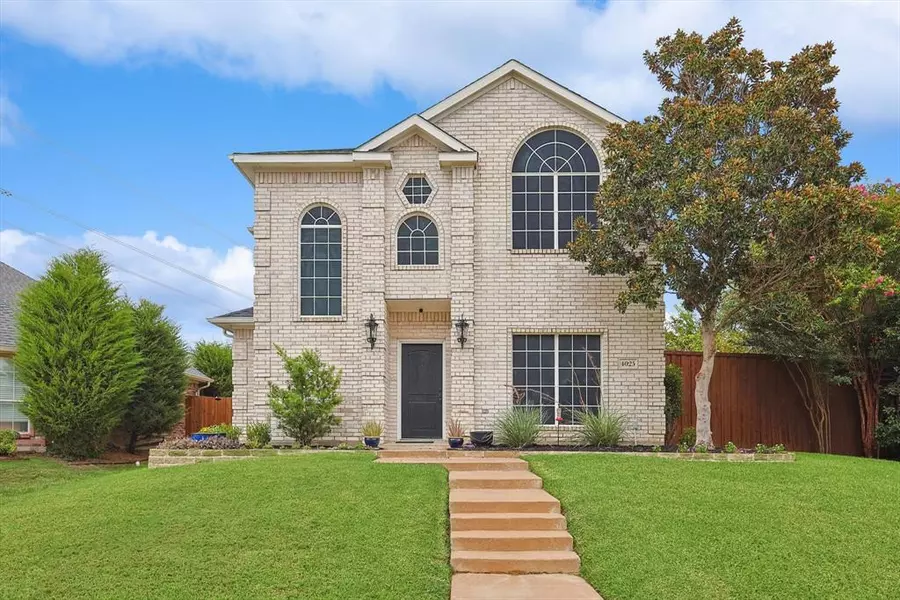 4025 Brazos Drive, Carrollton, TX 75007