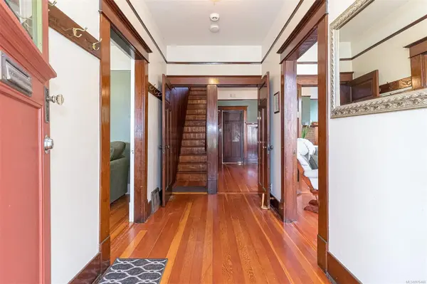 Esquimalt, BC V9A 5J9,1237 Juno St