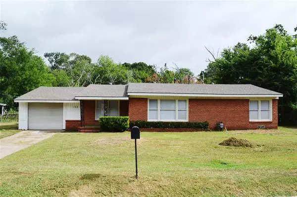 108 W Clinton Avenue, Athens, TX 75751