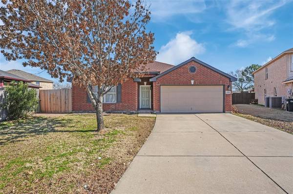 2008 Archer Drive, Grand Prairie, TX 75052