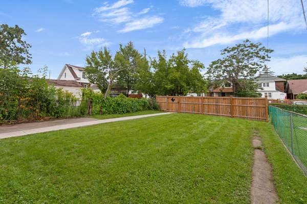 Windsor, ON N8X 4P2,1379 - 1381 Pierre AVE