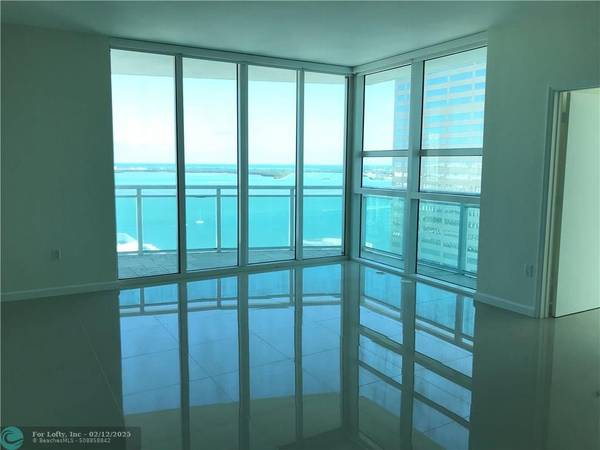 Miami, FL 33131,950 Brickell Bay Dr  #2611