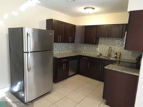 Fort Lauderdale, FL 33315,2500 SW 18th Ter  #2