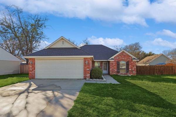 107 S 6th Street, Sanger, TX 76266