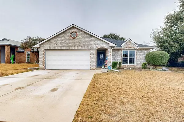 6304 Brookcrest Drive, Arlington, TX 76018