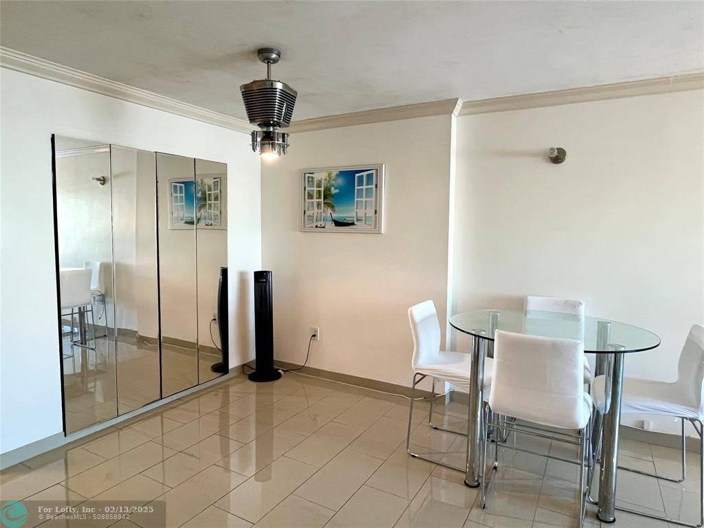 Sunny Isles Beach, FL 33160,400 Kings Point Dr  #1030