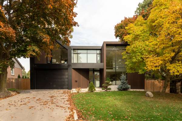 38 Ravensbourne CRES, Toronto W08, ON M9A 2A8