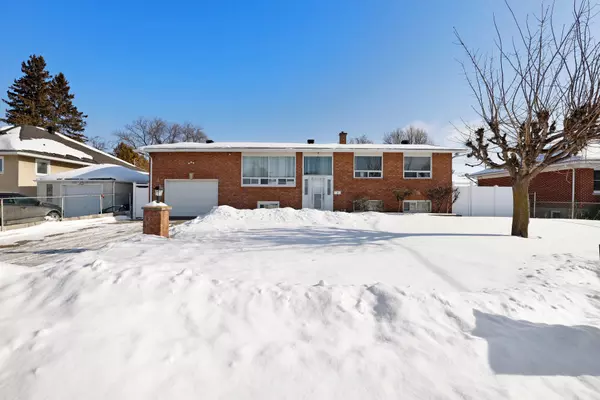 3 Barlyn AVE, Cityview - Parkwoods Hills - Rideau Shore, ON K2E 5C9